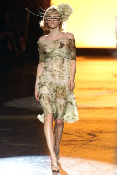 Look 27